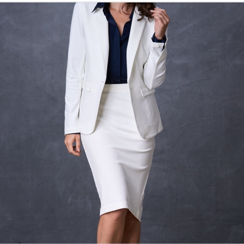 NWOT SOPHIE GRACE - The Violet Blazer in Ivory. Capsule Closet Collection